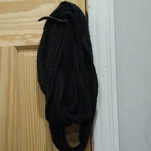 Black infinity Scarf